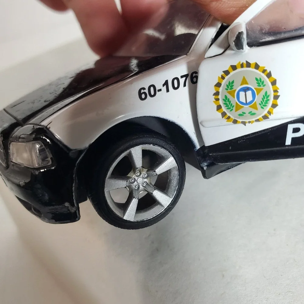 Jada Toys 2006 Dodge Charger Polícia Civil 1:32 Scale Die-Cast Model Car – Black